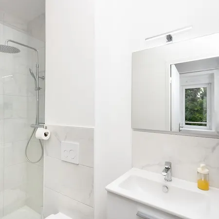 Indépendante Risée